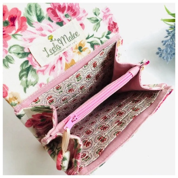 Women's Wallet - Picture 3 of 6